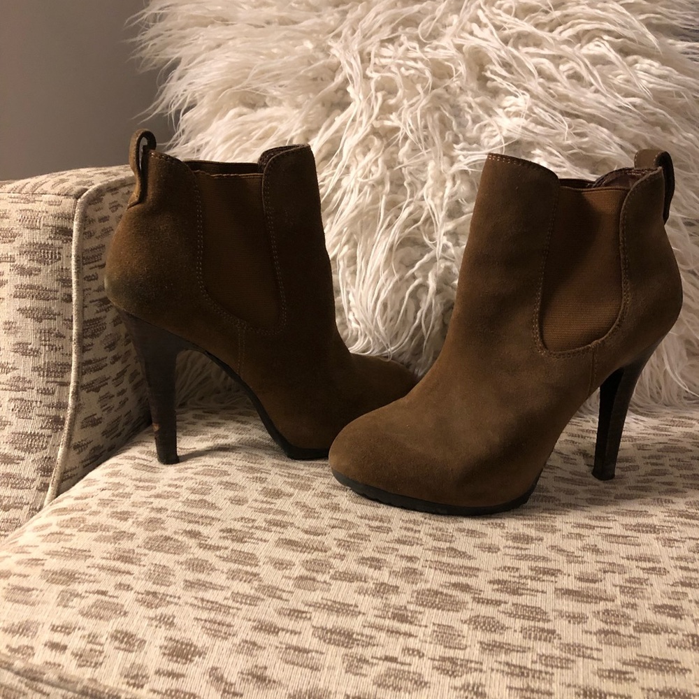Jessica Simpson brown booties